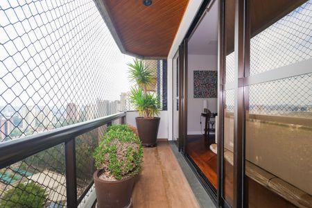 Apartamento à venda com 177m², 3 quartos e 3 vagasVaranda da Sala