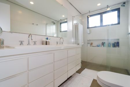 Apartamento à venda com 177m², 3 quartos e 3 vagasBanheiro da Suíte 1