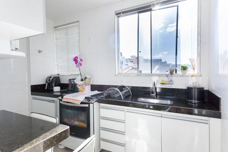 Apartamento à venda com 100m², 2 quartos e 1 vaga Apartamento à venda com 100m², 2 quartos e 1 vagaCozinha