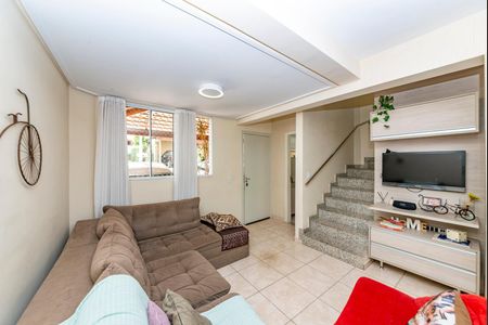 Casa de condomínio à venda com 143m², 3 quartos e 2 vagas Casa de condomínio à venda com 143m², 3 quartos e 2 vagasSala