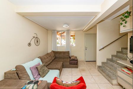 Casa de condomínio à venda com 143m², 3 quartos e 2 vagas Casa de condomínio à venda com 143m², 3 quartos e 2 vagasSala