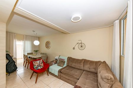 Casa de condomínio à venda com 143m², 3 quartos e 2 vagas Casa de condomínio à venda com 143m², 3 quartos e 2 vagasSala