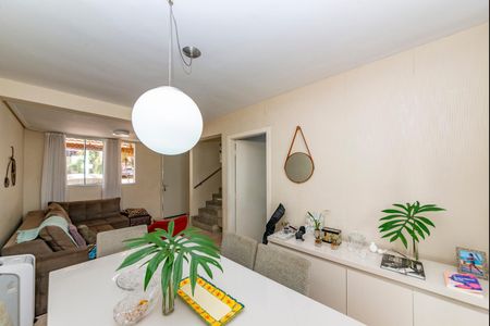 Casa de condomínio à venda com 143m², 3 quartos e 2 vagas Casa de condomínio à venda com 143m², 3 quartos e 2 vagasSala