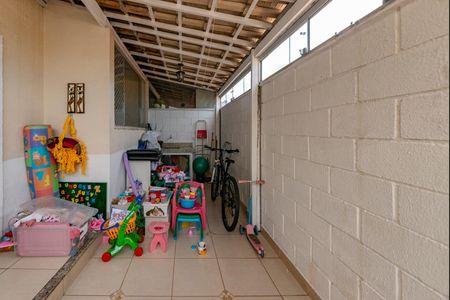 Casa de condomínio à venda com 143m², 3 quartos e 2 vagas Casa de condomínio à venda com 143m², 3 quartos e 2 vagasVaranda da Sala