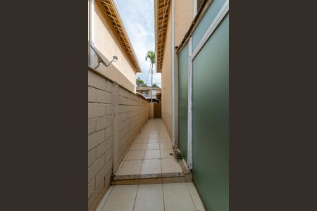 Casa de condomínio à venda com 143m², 3 quartos e 2 vagas Casa de condomínio à venda com 143m², 3 quartos e 2 vagasCorredor Externo