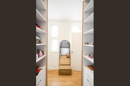 Casa à venda com 250m², 3 quartos e sem vagaCloset da Suíte