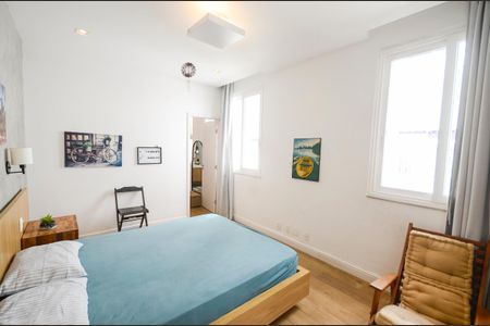 Casa à venda com 250m², 3 quartos e sem vagaSuíte