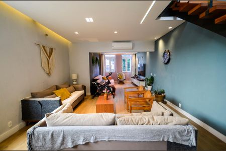 Casa à venda com 250m², 3 quartos e sem vagaSala