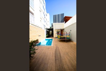 Casa à venda com 250m², 3 quartos e sem vagaÁrea externa