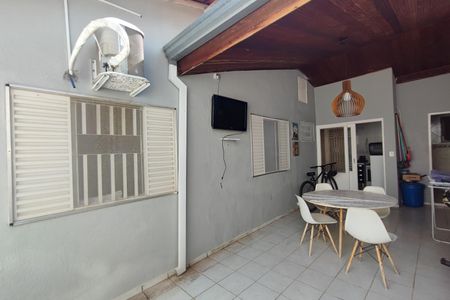Casa à venda com 110m², 3 quartos e 3 vagasQuintal