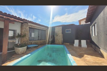 Casa à venda com 273m², 3 quartos e 3 vagas Casa à venda com 273m², 3 quartos e 3 vagasEspaço Gourmet - Piscina