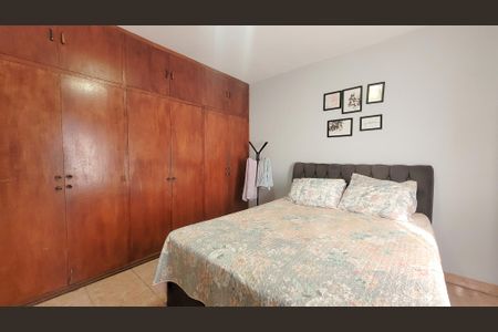 Casa à venda com 273m², 3 quartos e 3 vagas Casa à venda com 273m², 3 quartos e 3 vagasQuarto 2