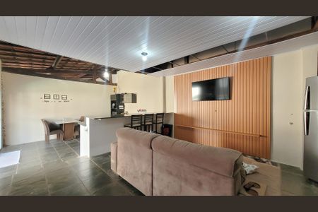 Casa à venda com 273m², 3 quartos e 3 vagas Casa à venda com 273m², 3 quartos e 3 vagasEdícula Sala