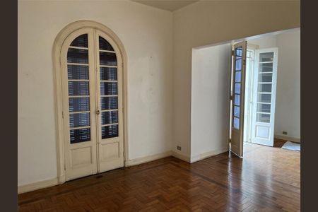 Casa à venda com 190m², 4 quartos e 5 vagas