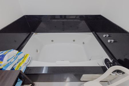 Apartamento à venda com 158m², 2 quartos e 1 vagaBanheiro da Suíte