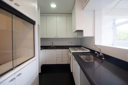Apartamento à venda com 144m², 2 quartos e 2 vagasCozinha