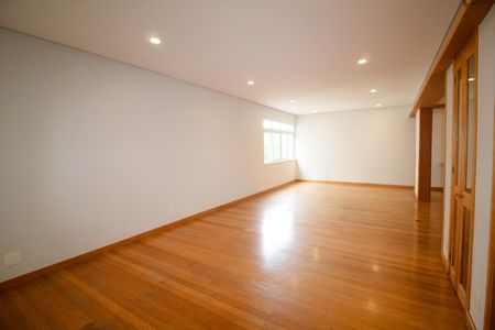 Apartamento à venda com 144m², 2 quartos e 2 vagasSala