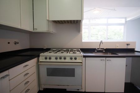 Apartamento à venda com 144m², 2 quartos e 2 vagasCozinha