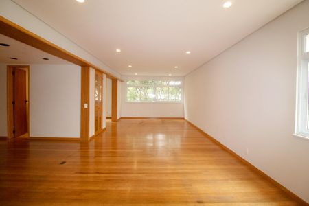 Apartamento à venda com 144m², 2 quartos e 2 vagasSala