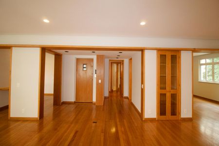 Apartamento à venda com 144m², 2 quartos e 2 vagasSala