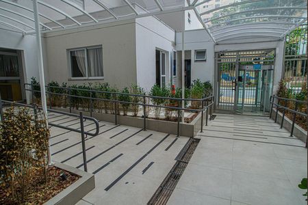 Apartamento à venda com 28m², 1 quarto e sem vaga Apartamento à venda com 28m², 1 quarto e sem vagaÁrea comum - Entrada do Edifício