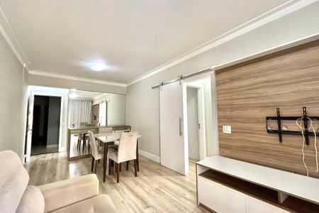 Apartamento para alugar com 65m², 2 quartos e 1 vagaSala