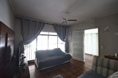 Casa à venda com 176m², 3 quartos e 3 vagasSala