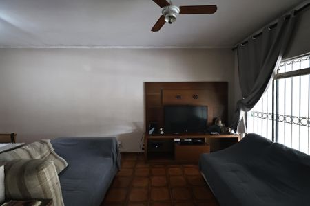 Casa à venda com 176m², 3 quartos e 3 vagasSala