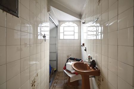 Casa à venda com 176m², 3 quartos e 3 vagasBanheiro 2