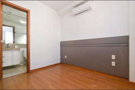 Apartamento à venda com 130m², 3 quartos e 2 vagasSuite