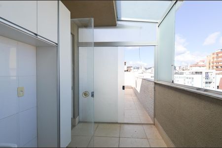 Apartamento à venda com 130m², 3 quartos e 2 vagasCozinha