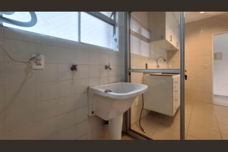 Apartamento para alugar com 66m², 2 quartos e 1 vagaÁrea de Serviço