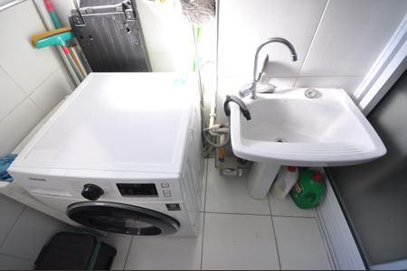 Apartamento à venda com 60m², 3 quartos e 1 vagaÁrea de Serviço