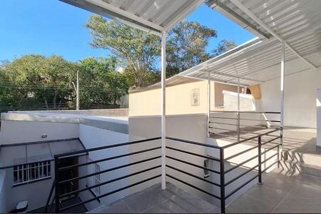 Casa à venda com 200m², 3 quartos e 4 vagasFoto 01