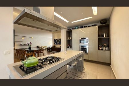 Apartamento à venda com 200m², 2 quartos e 2 vagas