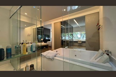 Apartamento à venda com 200m², 2 quartos e 2 vagas