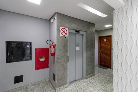 Apartamento à venda com 60m², 3 quartos e 1 vaga Apartamento à venda com 60m², 3 quartos e 1 vagaHall social