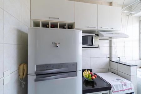 Apartamento à venda com 60m², 3 quartos e 1 vaga Apartamento à venda com 60m², 3 quartos e 1 vagaCozinha e Área de Serviço