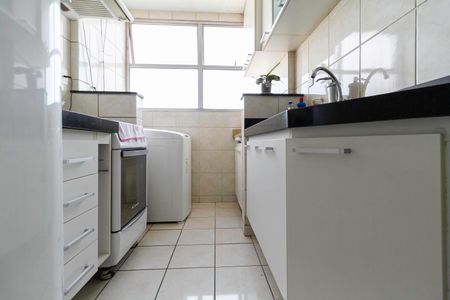 Apartamento à venda com 60m², 3 quartos e 1 vaga Apartamento à venda com 60m², 3 quartos e 1 vagaCozinha e Área de Serviço