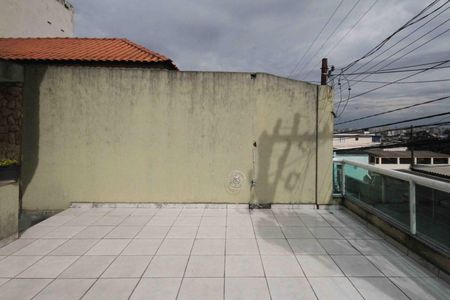 Casa à venda com 138m², 3 quartos e 2 vagas Casa à venda com 138m², 3 quartos e 2 vagasVaranda