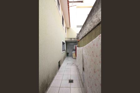 Casa à venda com 138m², 3 quartos e 2 vagas Casa à venda com 138m², 3 quartos e 2 vagasCorredor lateral