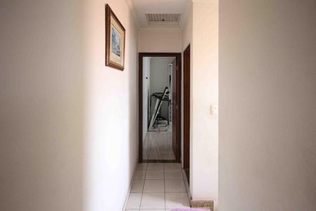 Casa à venda com 138m², 3 quartos e 2 vagas Casa à venda com 138m², 3 quartos e 2 vagasCorredor