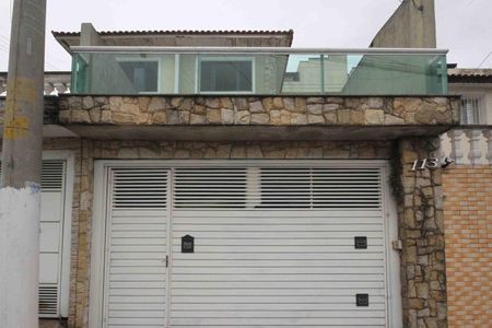 Casa à venda com 138m², 3 quartos e 2 vagas Casa à venda com 138m², 3 quartos e 2 vagasFachada