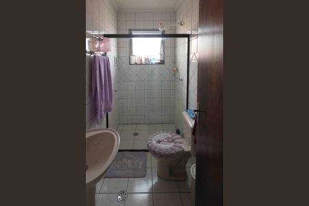 Casa à venda com 138m², 3 quartos e 2 vagas Casa à venda com 138m², 3 quartos e 2 vagasBanheiro da Suíte