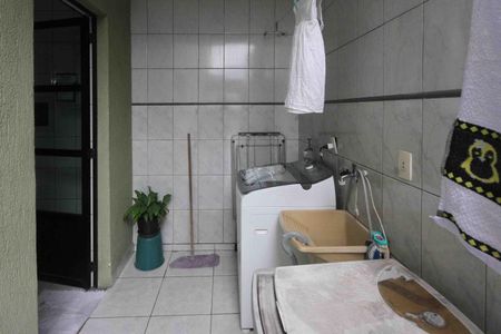 Casa à venda com 138m², 3 quartos e 2 vagas Casa à venda com 138m², 3 quartos e 2 vagasÁrea de Serviço