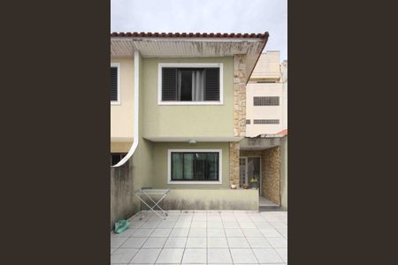 Casa à venda com 138m², 3 quartos e 2 vagas Casa à venda com 138m², 3 quartos e 2 vagasVaranda