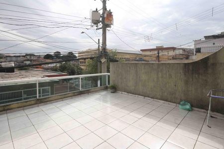 Casa à venda com 138m², 3 quartos e 2 vagas Casa à venda com 138m², 3 quartos e 2 vagasVaranda