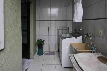 Casa à venda com 138m², 3 quartos e 2 vagas Casa à venda com 138m², 3 quartos e 2 vagasÁrea de Serviço