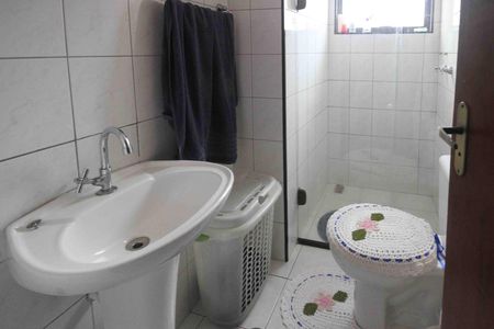 Casa à venda com 138m², 3 quartos e 2 vagas Casa à venda com 138m², 3 quartos e 2 vagasBanheiro Social