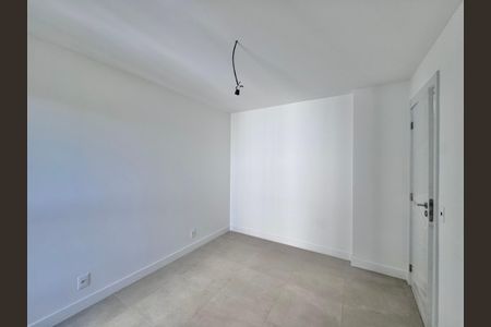 Apartamento à venda com 121m², 3 quartos e 2 vagasQuarto 2